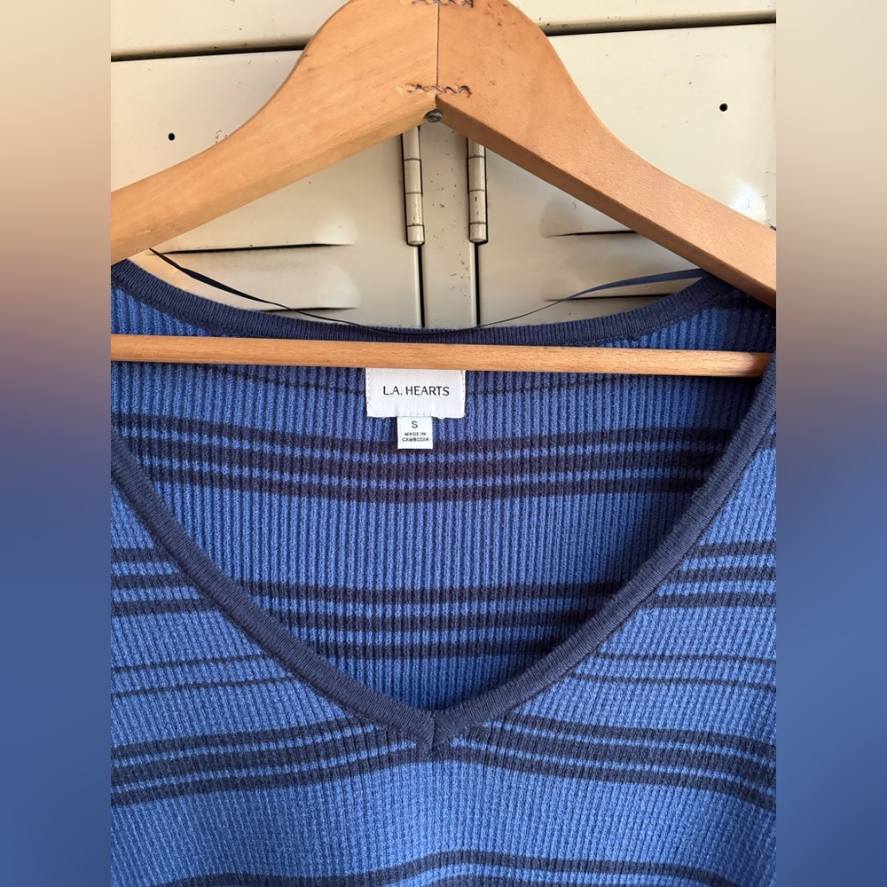 LA Hearts Woodland V-Neck Sweater - Picture 10 of 15